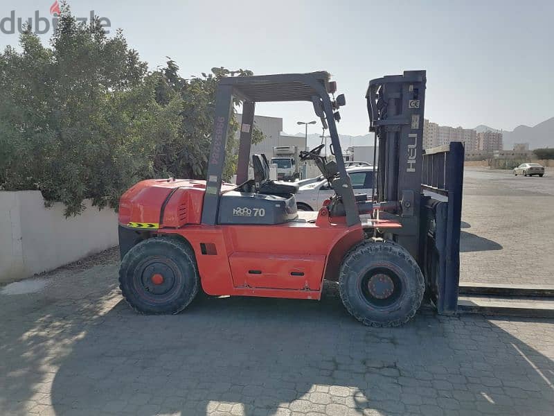 7 ton forklift available for rent 1