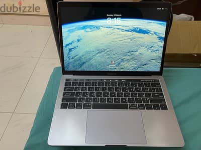 apple macbook pro 2019 ,13.3 inch ,i7 256gb)