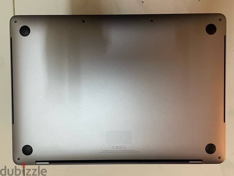 apple macbook pro 2019 ,13.3 inch ,i7 256gb) 1