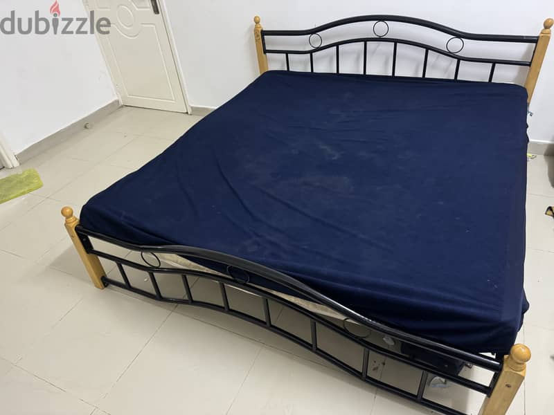 Used metal king size bed without mattress 2