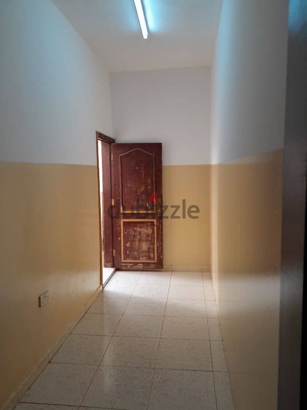 Room for rent in quram behind hala supermarket 3