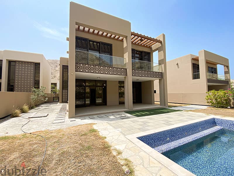 Muscat Bay - 4 Bed Villa Lake Front 8