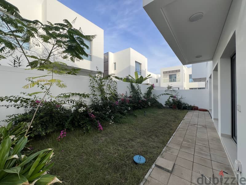 3 Bedroom Villa with Communal Pool 4