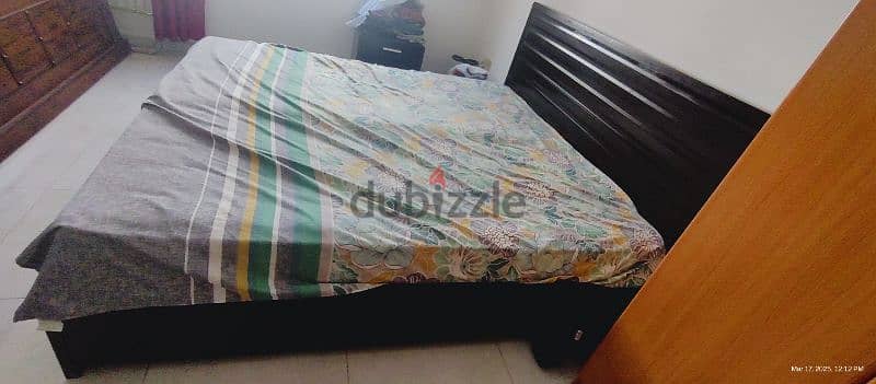 Wooden king size beds 1