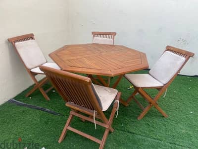 outdoor dining table