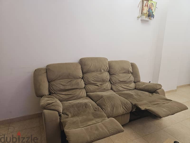 Recliner  sofa for immediate sale 1