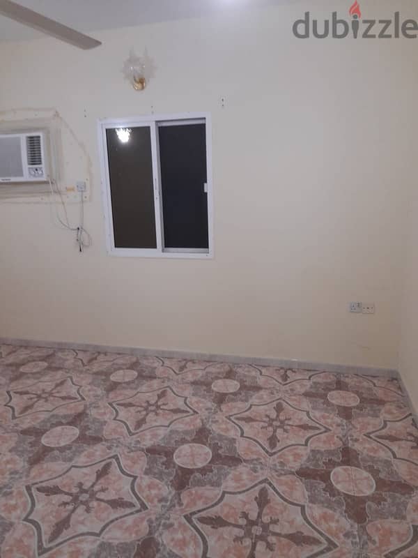 spacious 2 bhk flat in Alkhuwair 33 near taimor mosque with balconies 13