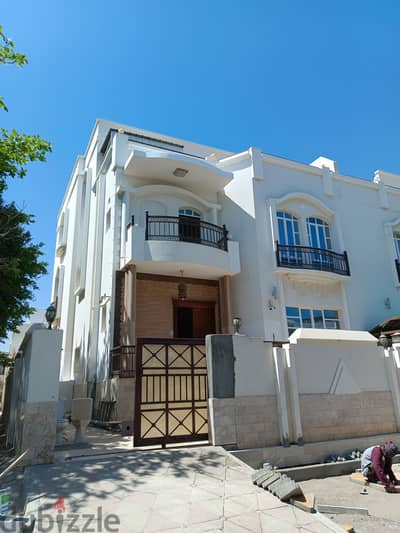 "SR-DW-761 Renovated Villa for Rent in Al Mawaleh North