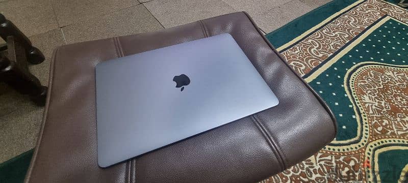 Aplle Macbook Air  i5 0