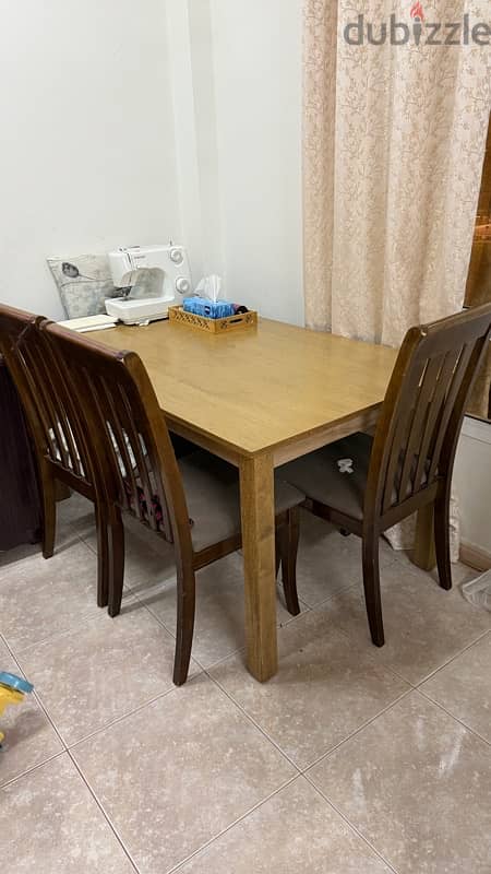 Dining table 0