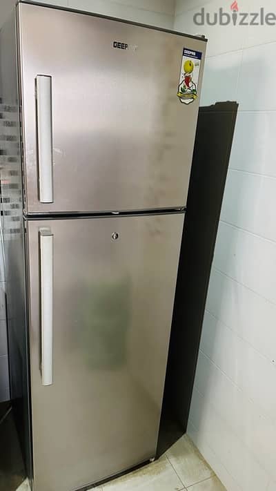 Geepas 320litre Refrigerator