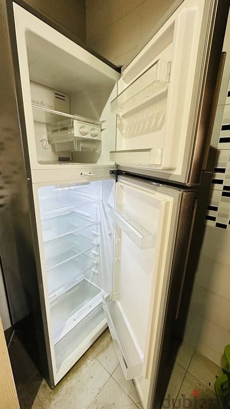 Geepas 320litre Refrigerator 1