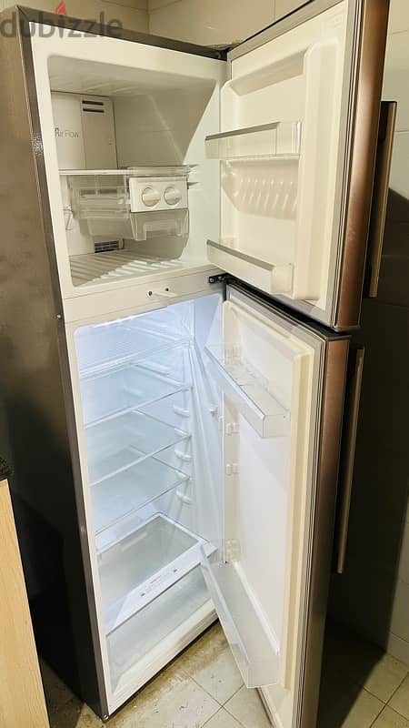 Geepas 320litre Refrigerator 3