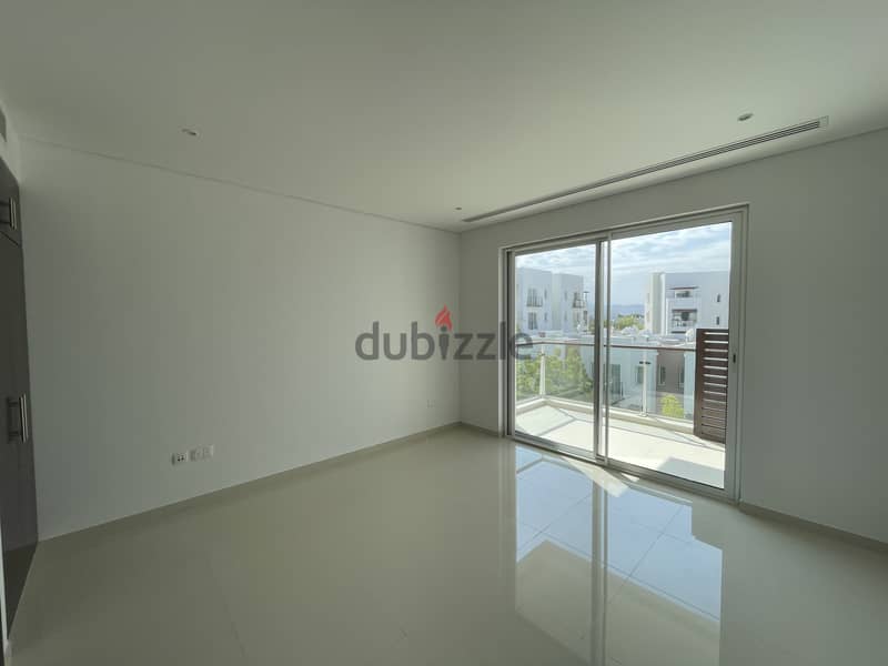 1 Bedroom Apartment with Study in Al Mouj 4