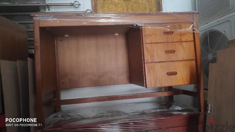 Office or Study Table Wood Quantity available 0