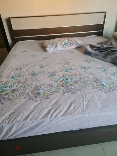 King size bed with mattress