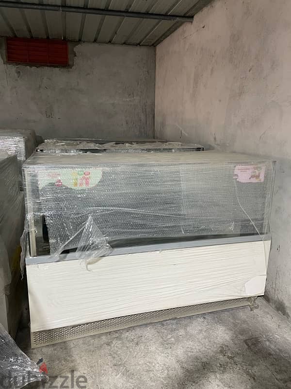 Display chiller and freezer 2