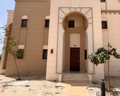 Elegant Townhouse with Stunning Lake Views – Hawana Salalah بيت هوانا