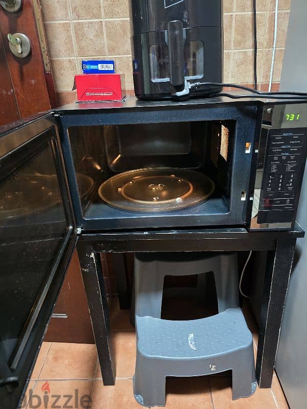 Microwave 0