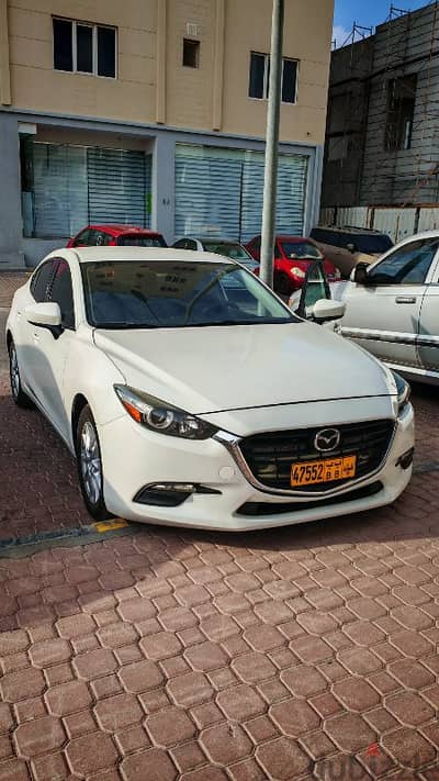 Mazda 3 gcc 2017 urgent sale