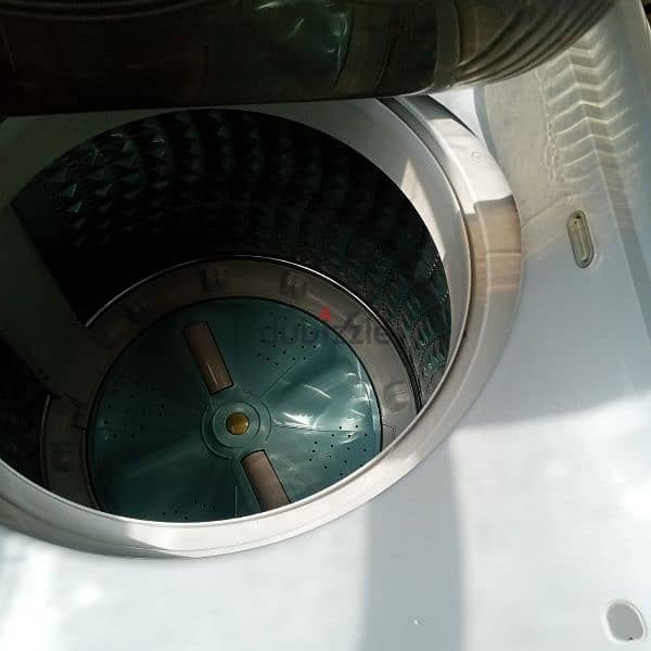 samaung Washing Machine for sale . Almari and chir table 1