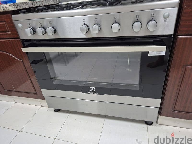 Cooking Range - 5 Burner - Electrolux 0