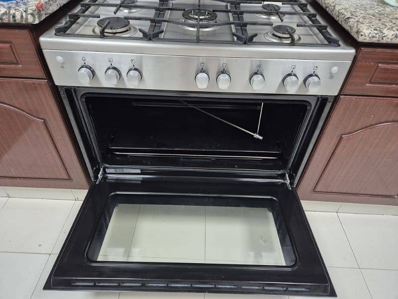 Cooking Range - 5 Burner - Electrolux 2