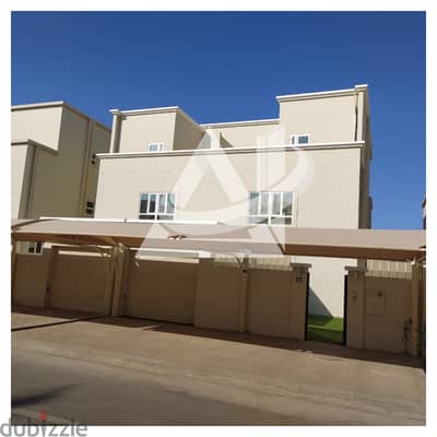 ADV119**Fully Furnithed 4BHK+Maid villa for rent in Mawaleh North