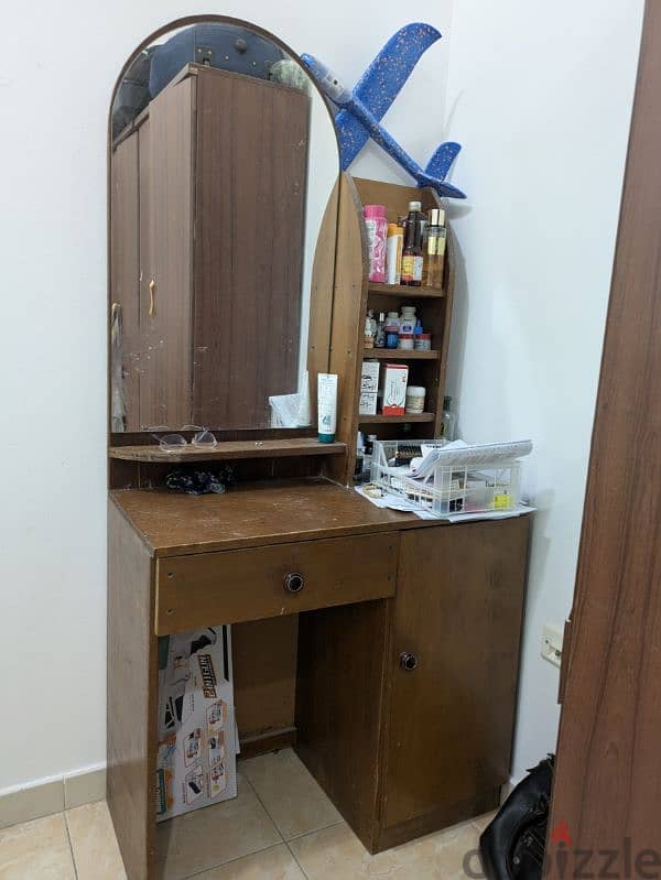 Dressing Table Makeup desk 1