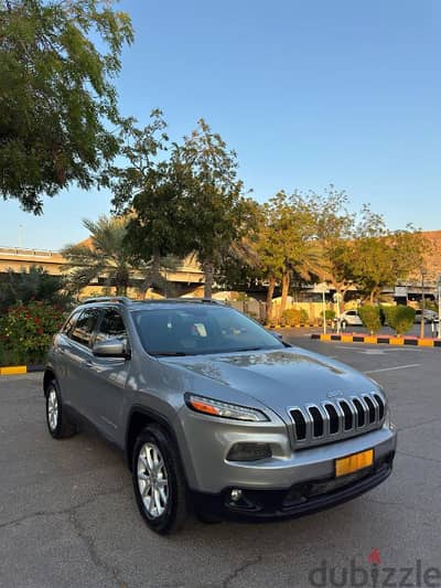 Jeep Cherokee longitude oman car 3.2 cc lady car