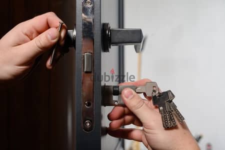 locksmith service door lock open and fix repair