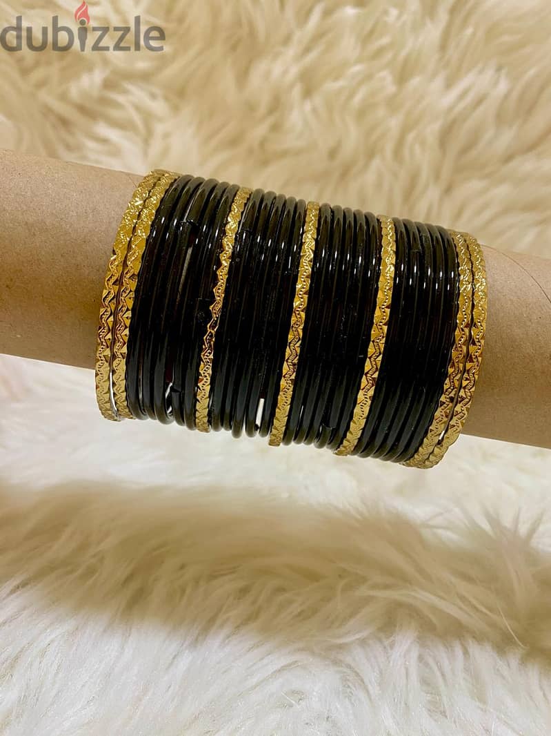 BANGLES AND HENNA FOR EID 0.700 BAISA ONLY!! 10