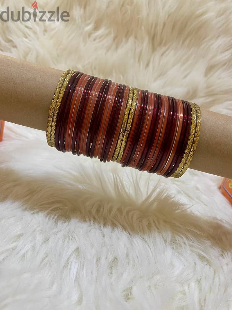 BANGLES AND HENNA FOR EID 0.700 BAISA ONLY!! 12