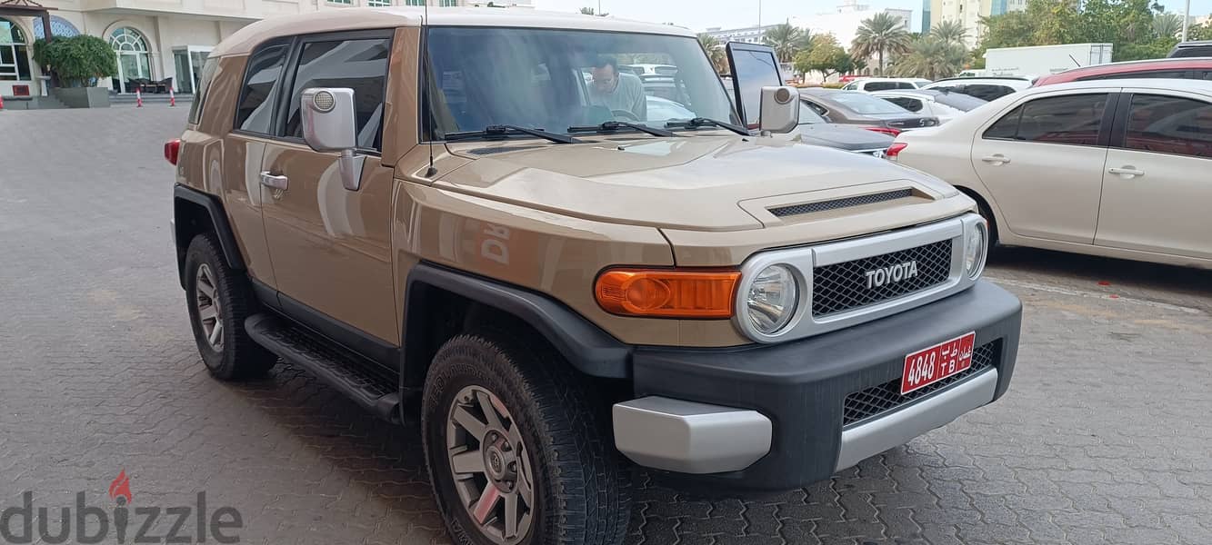 ramadan offer on Fj Cruiser 4.0 V6 2021 for rent 2