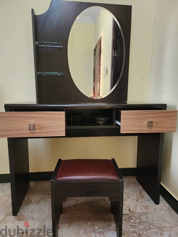 dressing table with chair 4