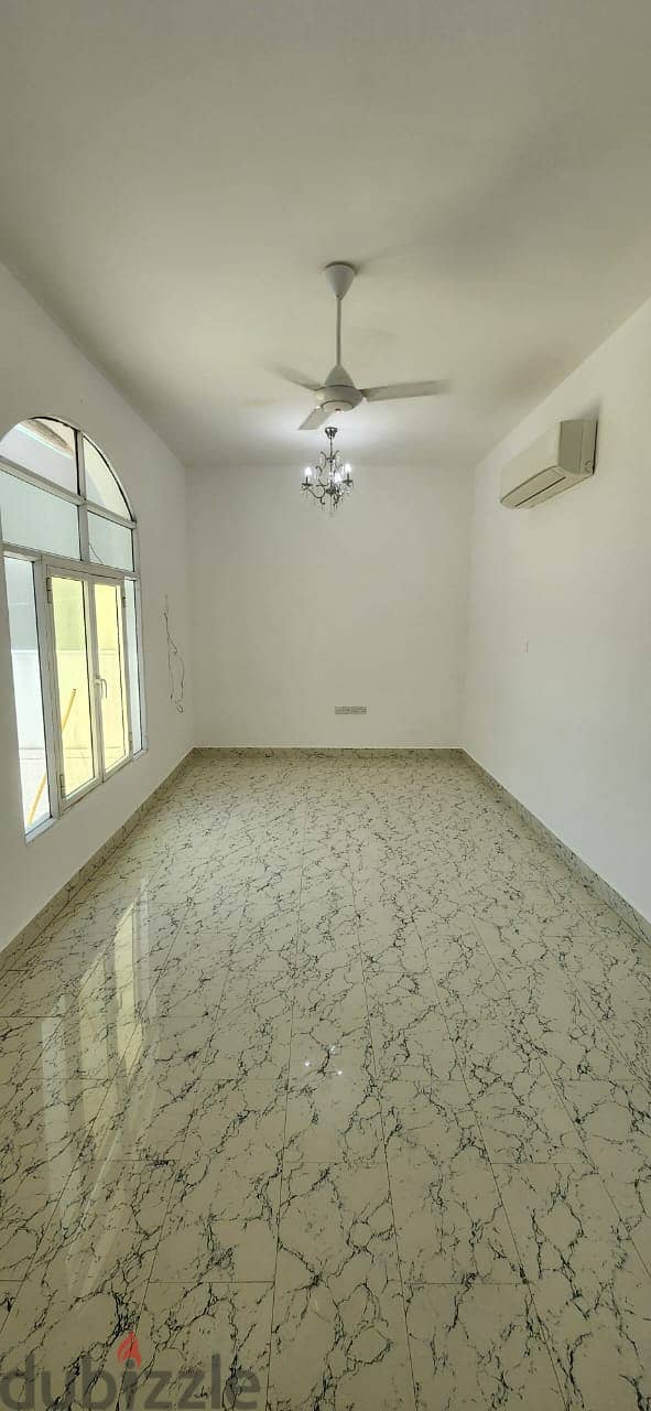 1ME50 - 3 Bhk Flat For Rent In Azaiba 1