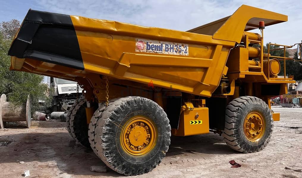 BEML Dump truck 1