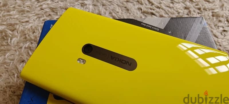 Classic Vintage Nokia Lumia 920 Yellow in Excellent Condition 2