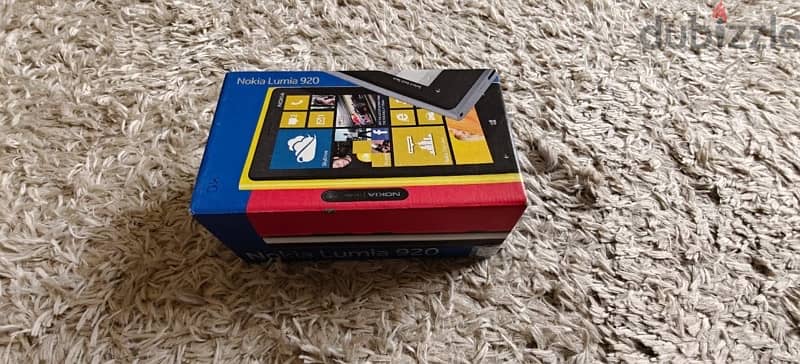 Classic Vintage Nokia Lumia 920 Yellow in Excellent Condition 8