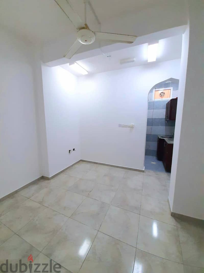 استوديو للإيجار studio for rent 2