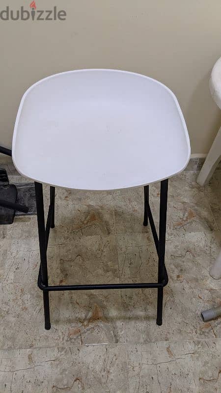 Plastic Table & Modern Bar Chair – Used, Good Condition 3