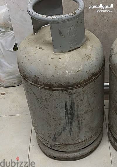 Two gas cylinder for immediate sale