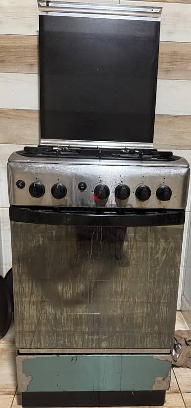 Expat leaving Oman used cooking range for sale