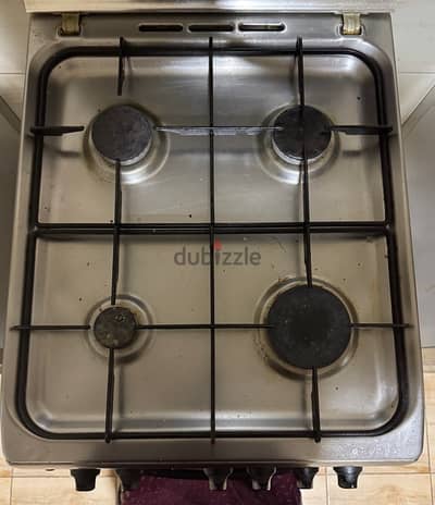 Expat leaving Oman used cooking range for sale