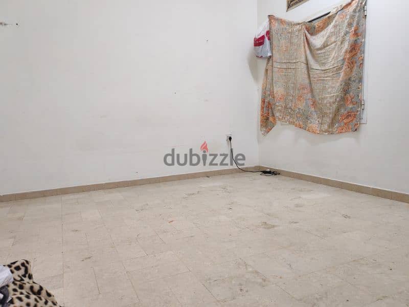 Very big room with attached bathroom 70 riyal only. 0