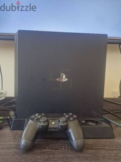 Playstation 4 with 1 console and 2 CDs