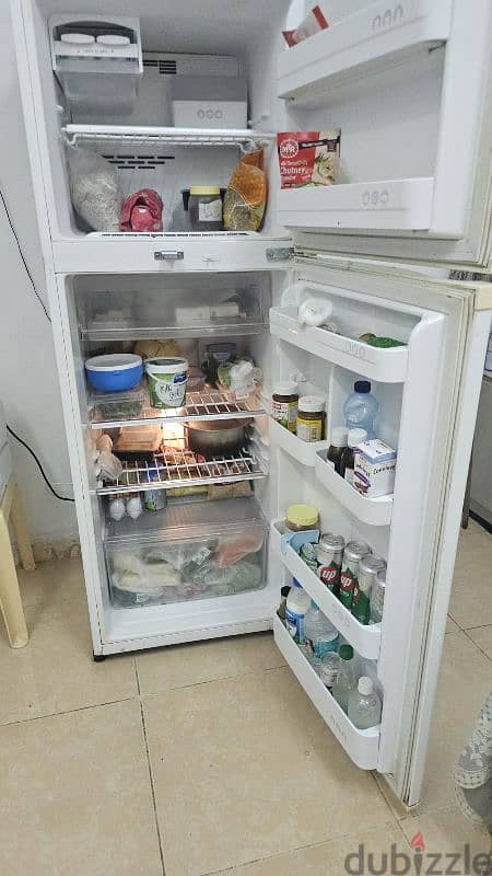 used good condition LG fridge for urgent sale 2