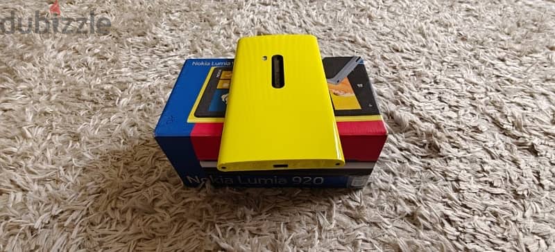 Nokia Lumia 920 Yellow in Excellent Condition for Nokia Phone Lovers 4