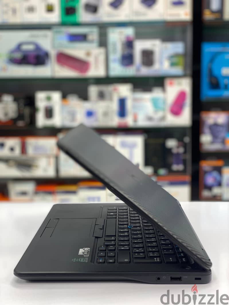 DELL LATITUDE  7450 | CORE i5 | 8GB RAM | 256GB STORAGE | 1