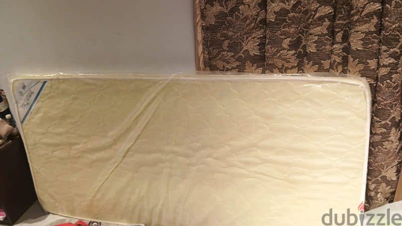 Medicated Mattress Size 90x190.6cm Like New For Sale Price 3 OMR 1